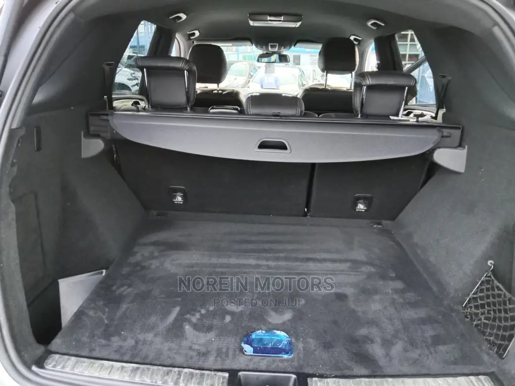 Mercedes-Benz M Class 2015 Off White