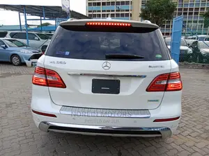 Mercedes-Benz M Class 2015 Off White