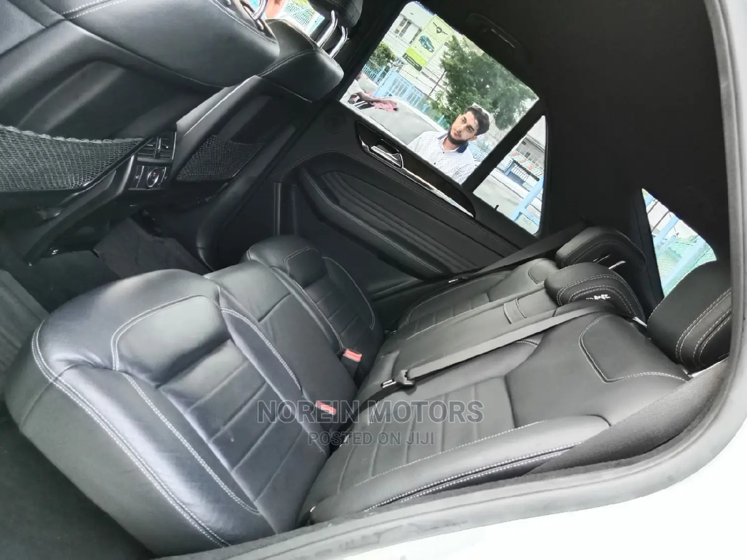 Mercedes-Benz M Class 2015 Off White