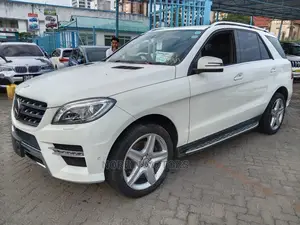 Mercedes-Benz M Class 2015 Off White