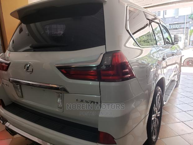 Lexus LX 2018 White - thumbnail 3