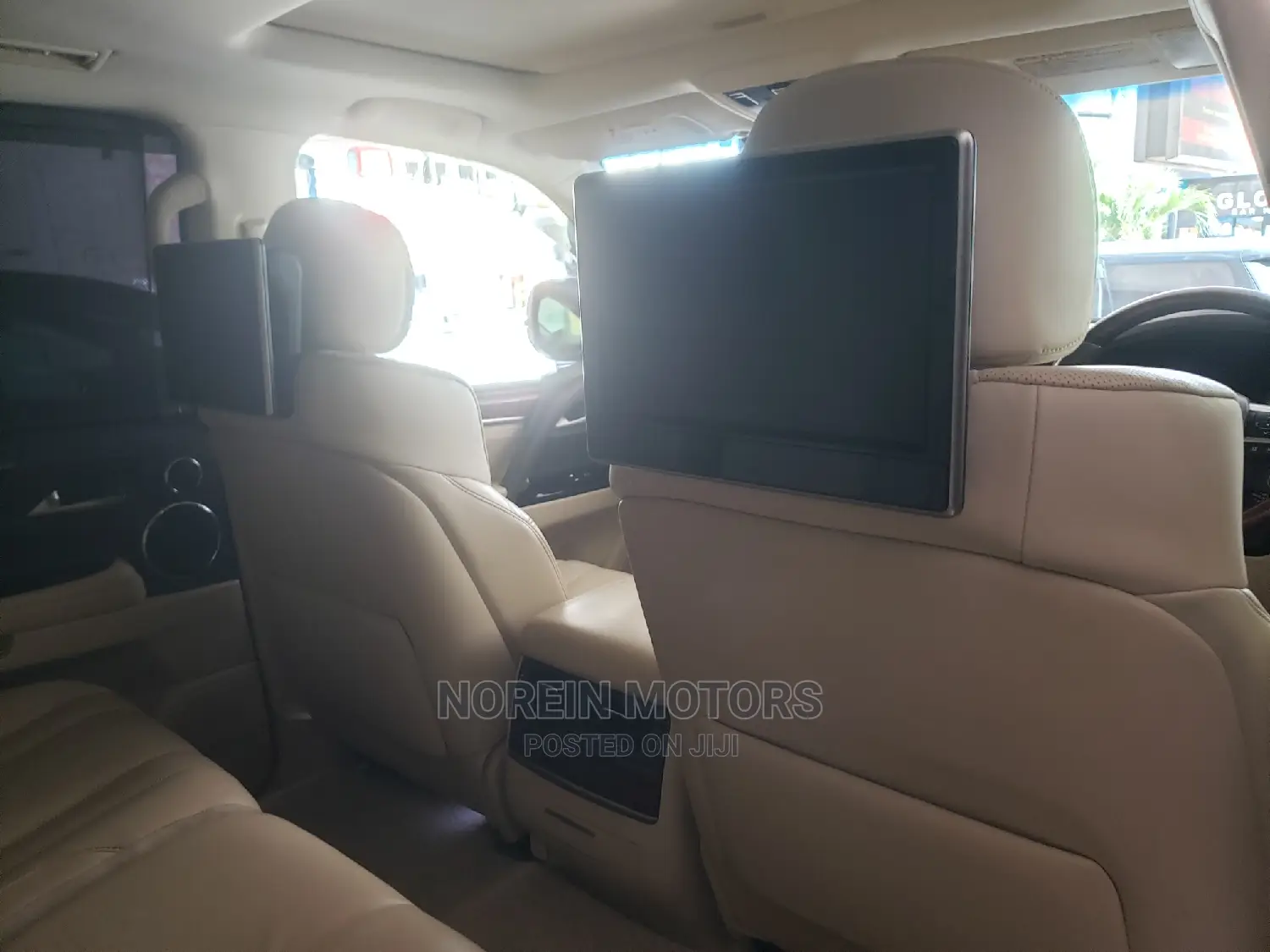 Lexus LX 2018 White