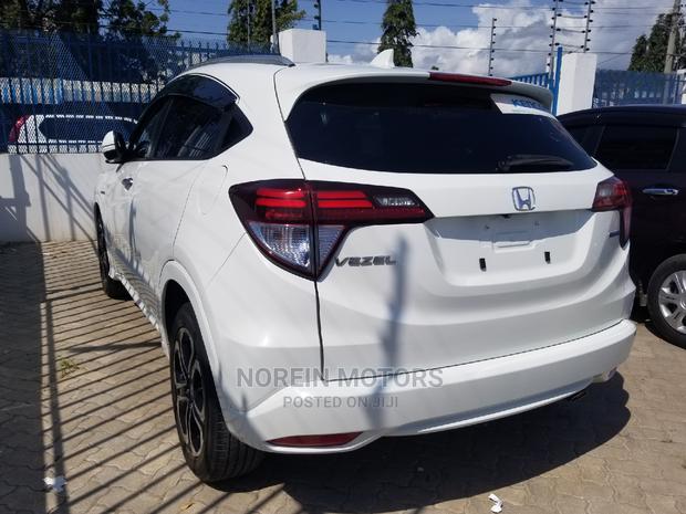 Honda Vezel 2015 White - thumbnail 3