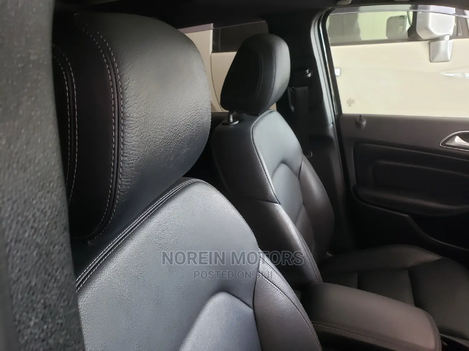 Mercedes-Benz C180 2015 Black
