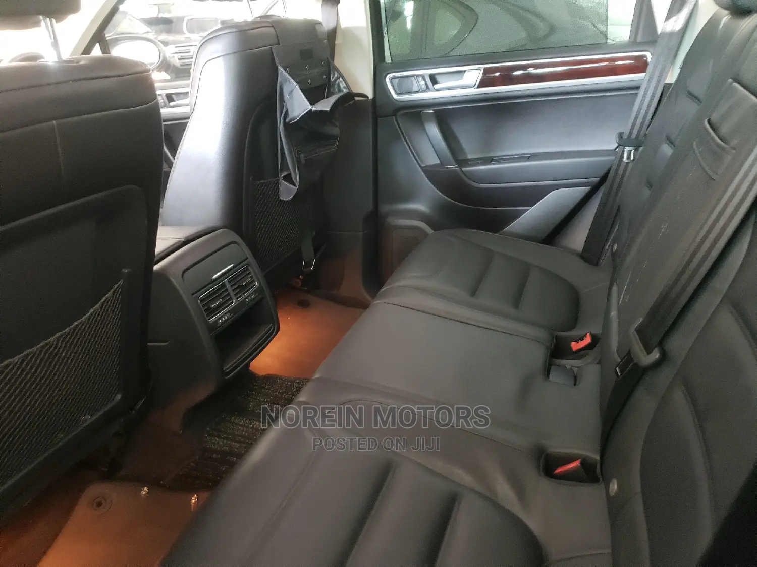 Volkswagen Touareg 2016 Brown
