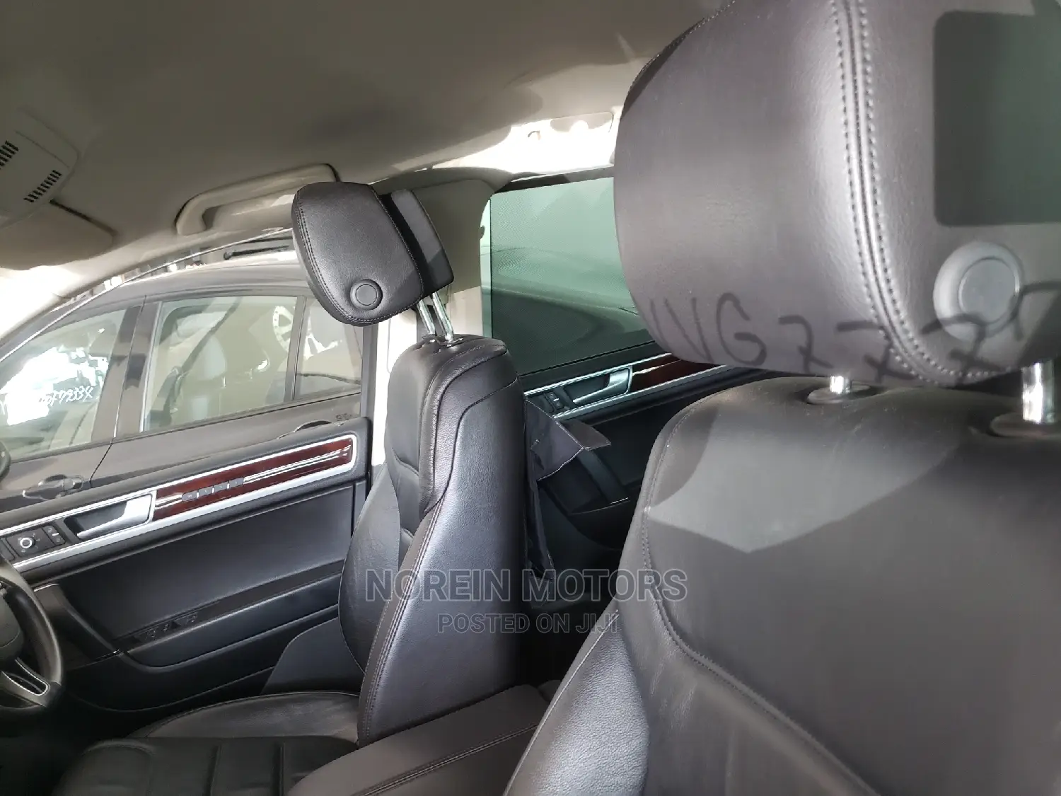 Volkswagen Touareg 2016 Brown