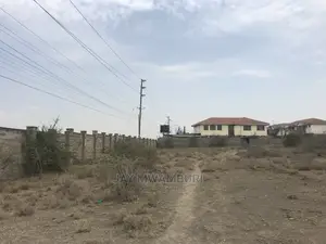 10 Acre Touching Tarmac
