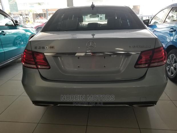 Mercedes-Benz E250 SV Premium 2014 Gray - thumbnail 3