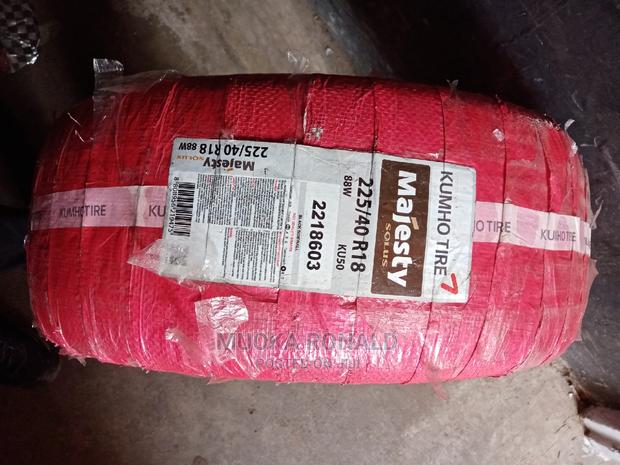 225/40r18 Kumho Tyre Made in Korea