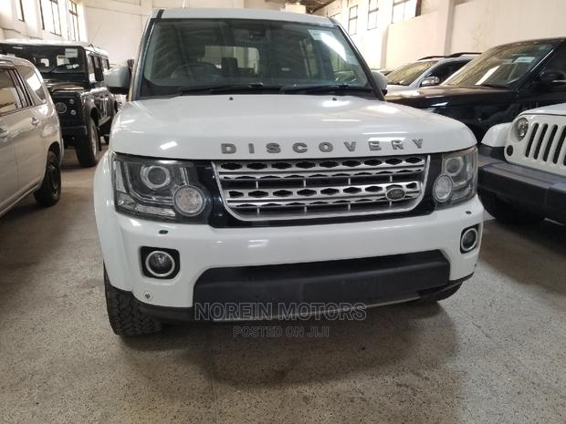 Land Rover Discovery 2015 White - main view