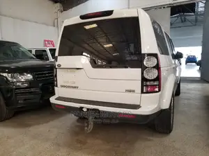 Land Rover Discovery 2015 White