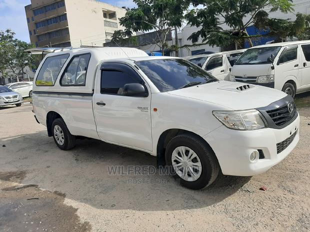 Toyota Hilux 2015 White