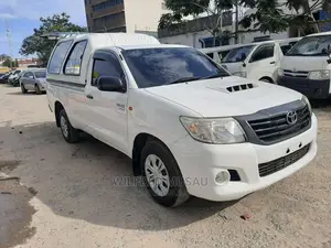 Toyota Hilux 2015 White