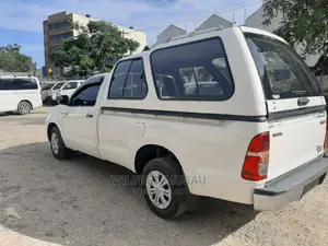 Toyota Hilux 2015 White