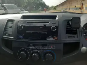 Toyota Hilux 2015 White