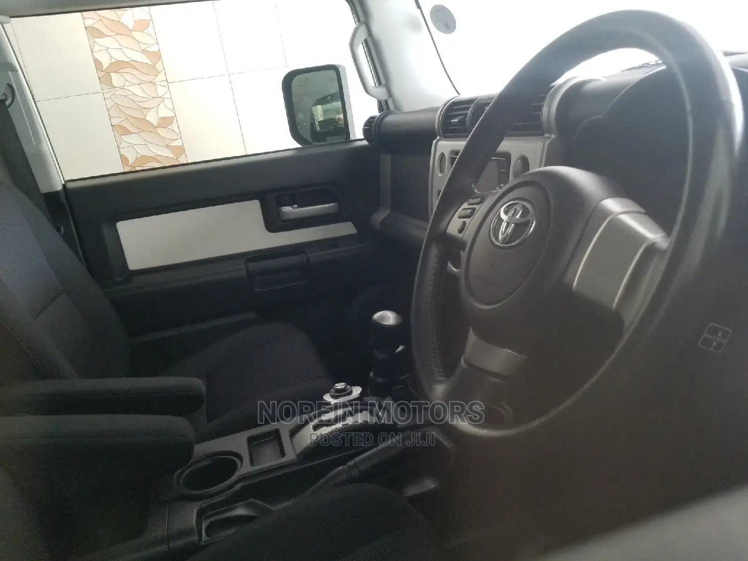 Toyota FJ Cruiser 2015 Off White