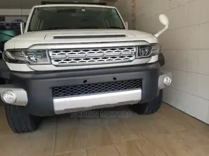 Toyota FJ Cruiser 2015 Off White