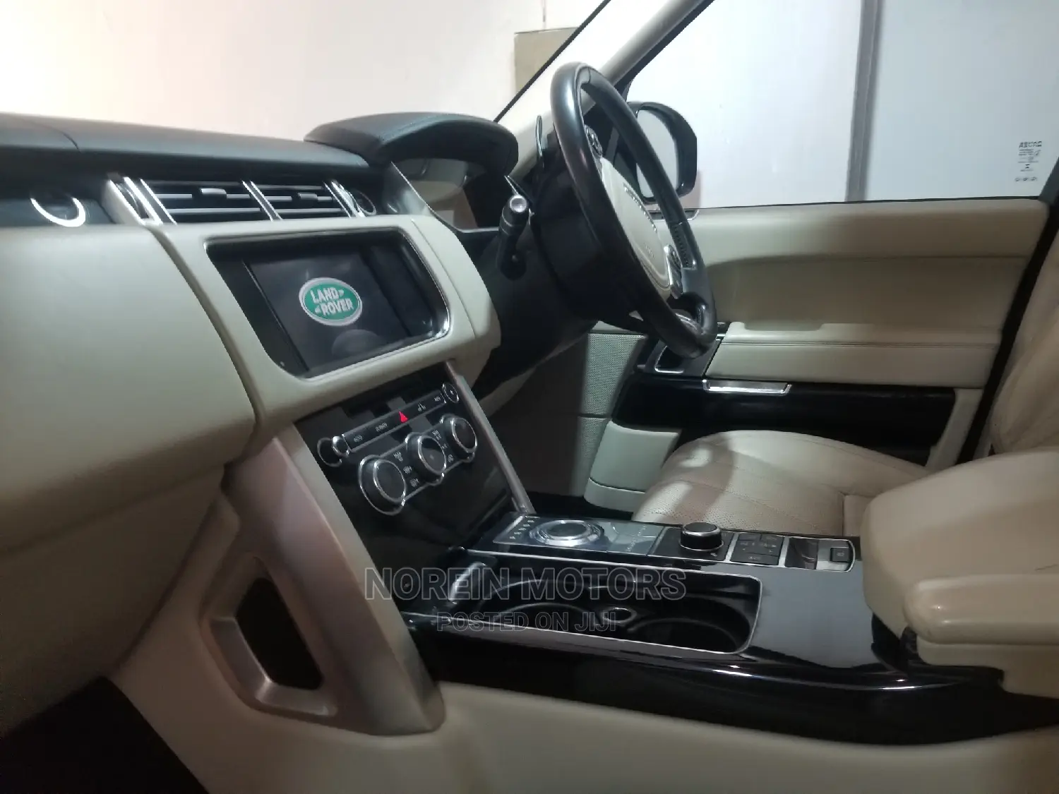 Land Rover Range Rover Vogue 2014 Matt Black