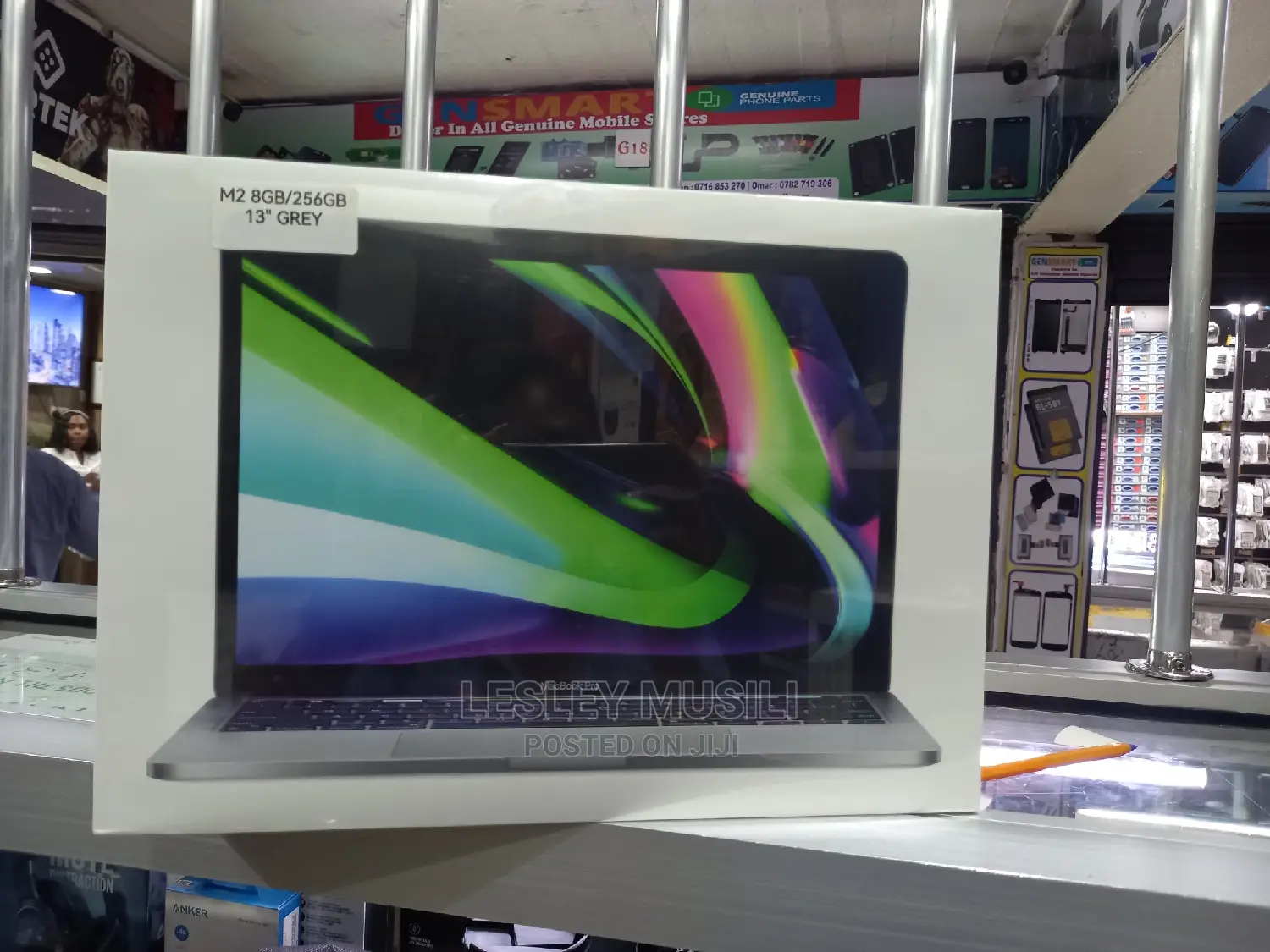 New Laptop Apple MacBook Pro 2022 M2 8GB Apple M2 SSD 256GB