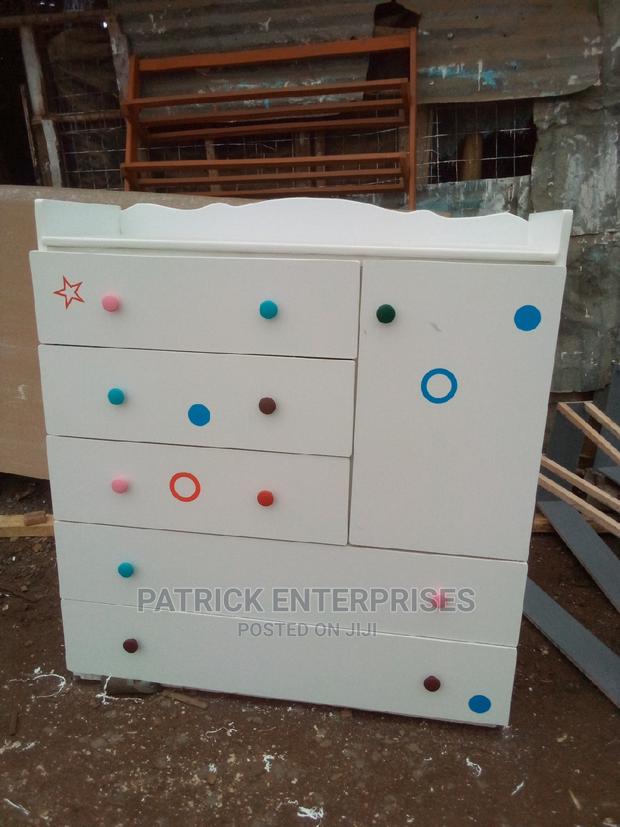 Morden Chest of Drawers - thumbnail 3