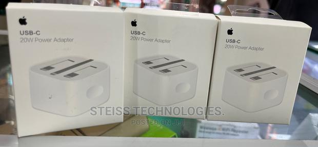 Apple 20w-Power Adapter.