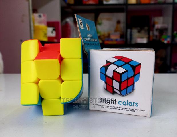 3 Curved Surved Surface Cube - main view