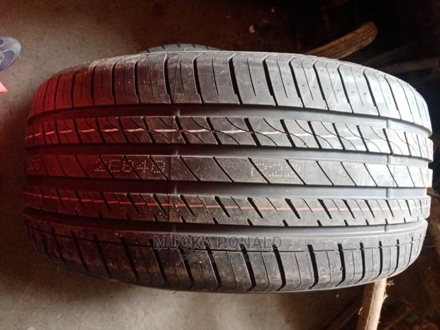 295/40r22 Arivo Tyre