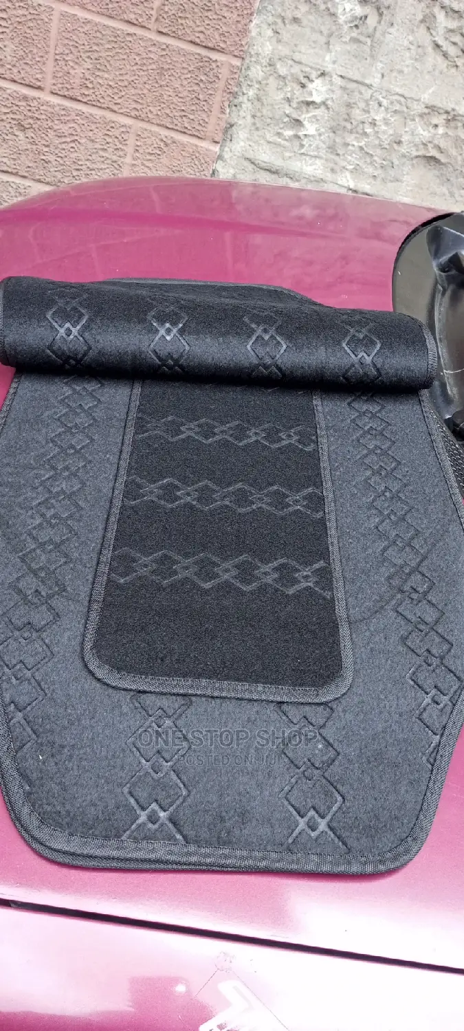 5pcs Unique Universal Woolen Black Designed Mats