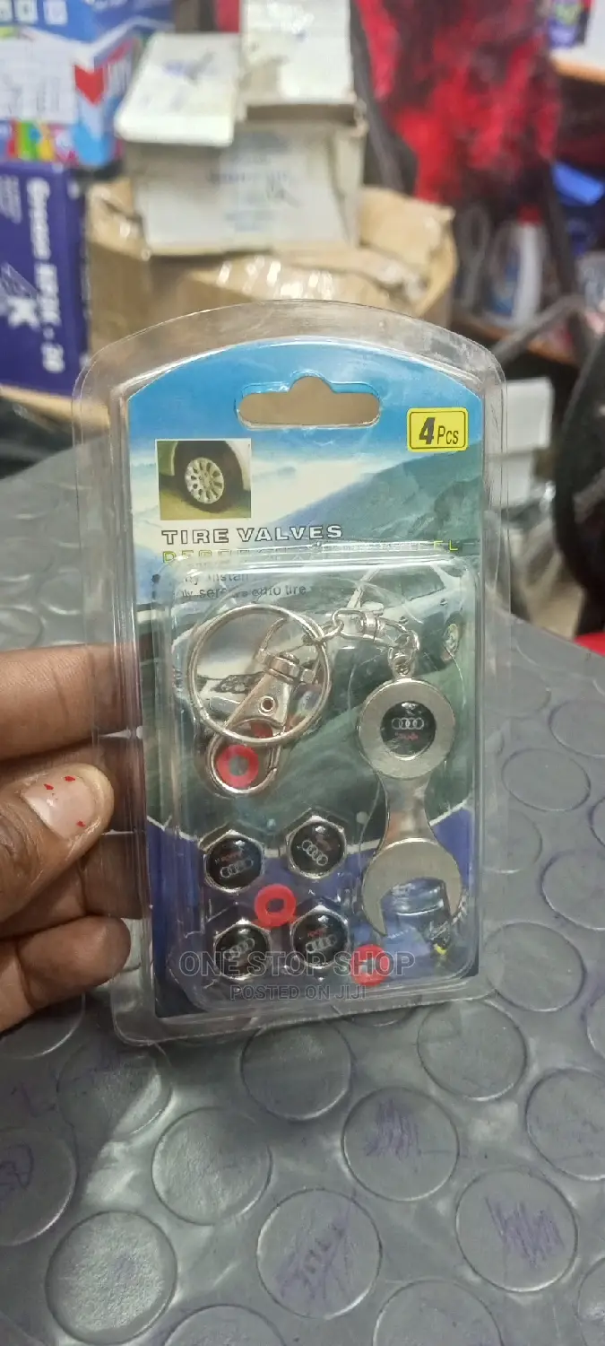 AUDII Branded Tire Valves With Keyholder