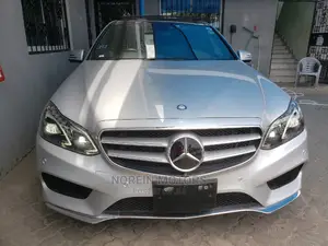 2016 Silver Mercedes-Benz E400: High-Performance Sedan