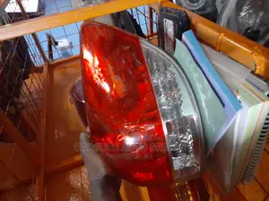 Toyota Wish 2008 2010 Tail Light