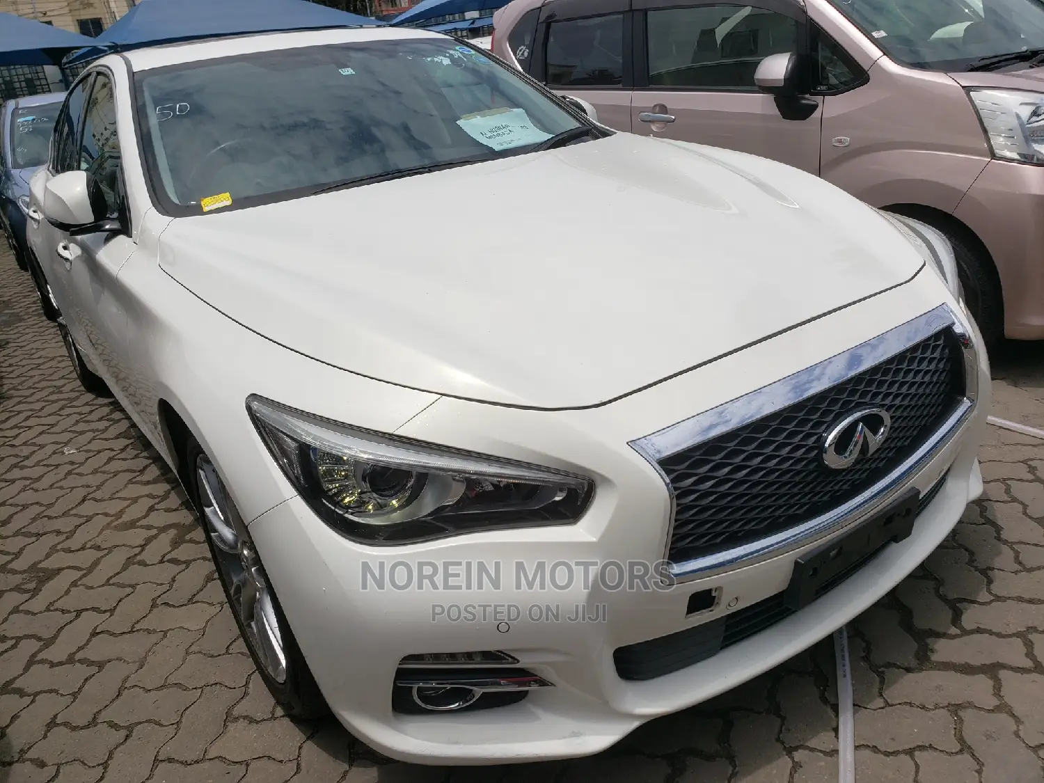 Nissan Skyline 2015 White