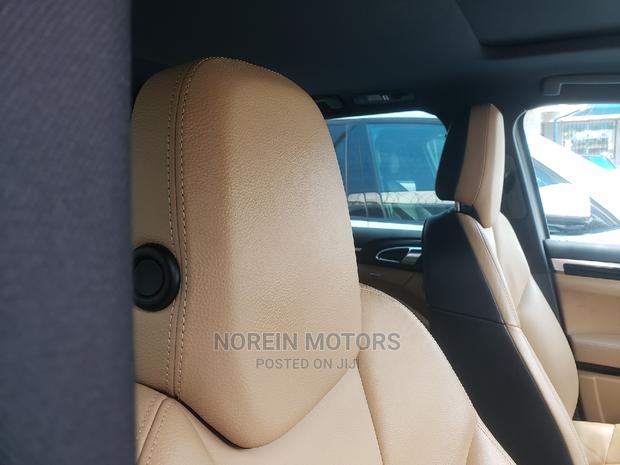 Porsche Cayenne 2017 White - thumbnail 4