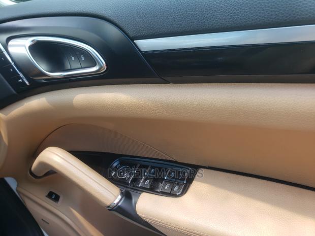 Porsche Cayenne 2017 White - thumbnail 6