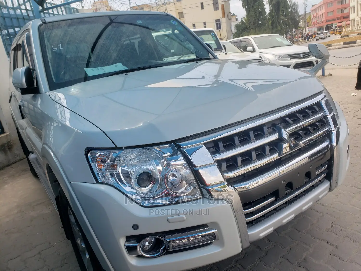 Mitsubishi Pajero 2015 Off White