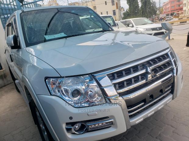 Mitsubishi Pajero 2015 Off White