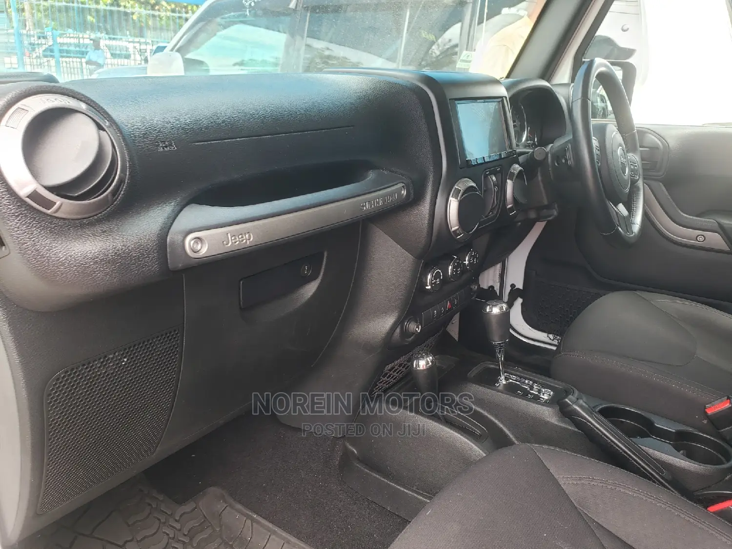 Jeep Wrangler 2015 Off White