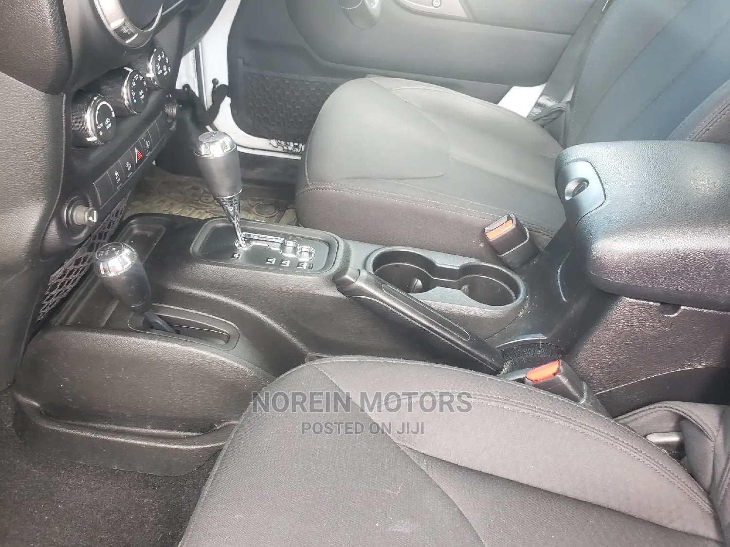 Jeep Wrangler 2015 Off White
