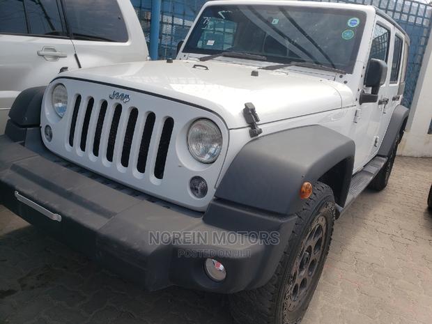 Jeep Wrangler 2015 Off White