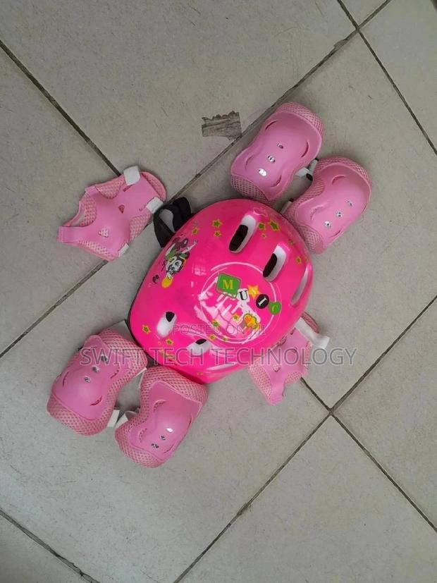 7pc Helmet and Protective Gear - main view