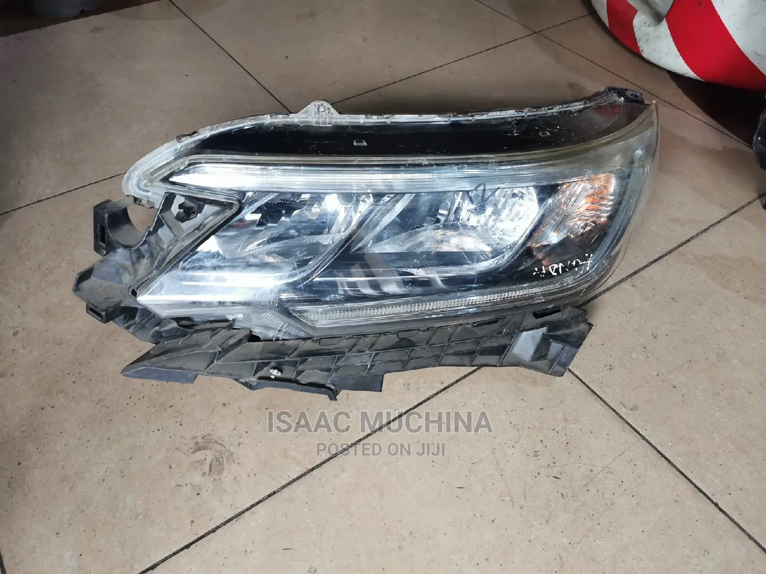 CRV Non-Xenon Headlight