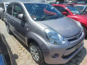 Toyota Passo 2015 Pink