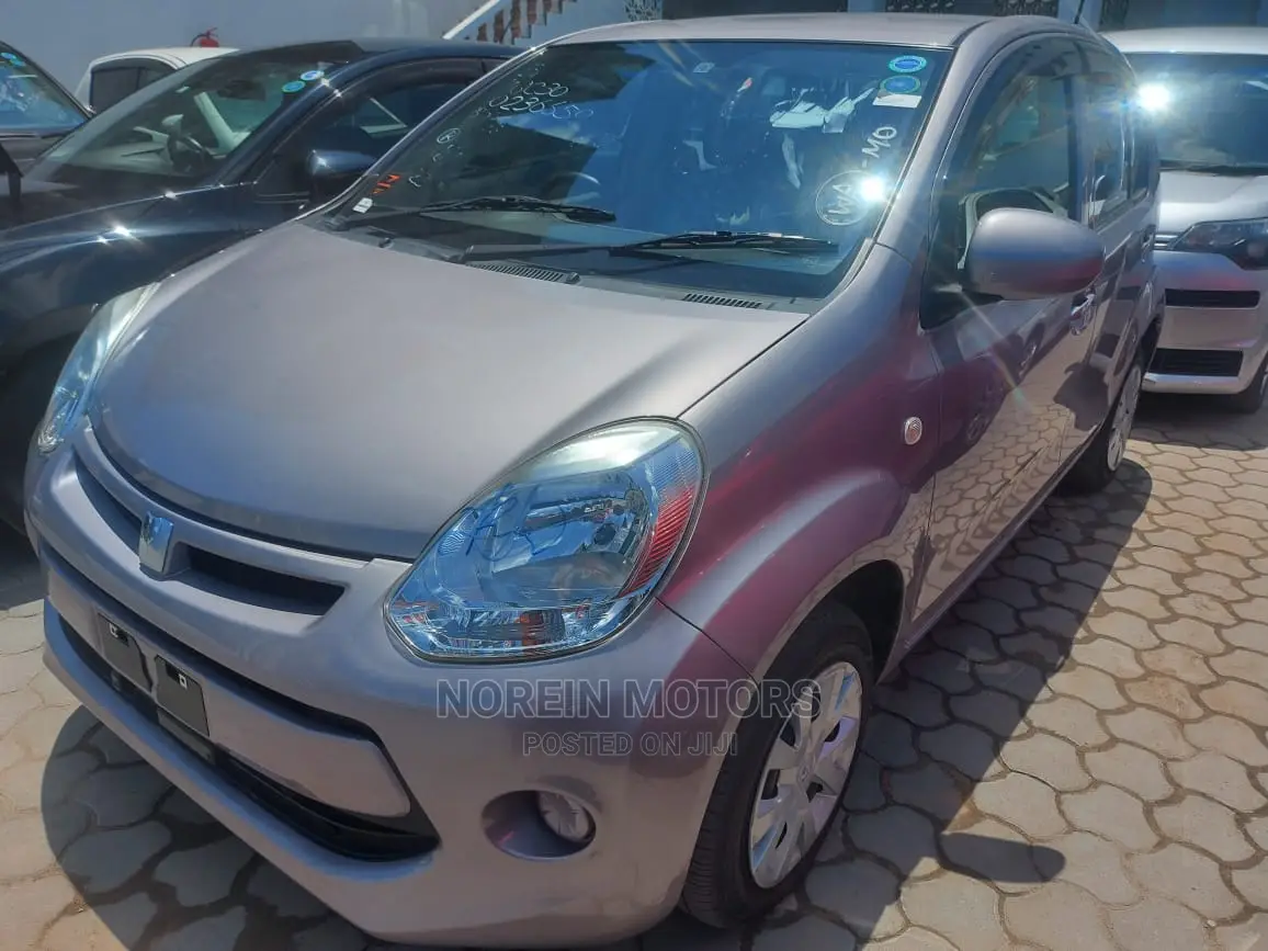 Toyota Passo 2015 Pink