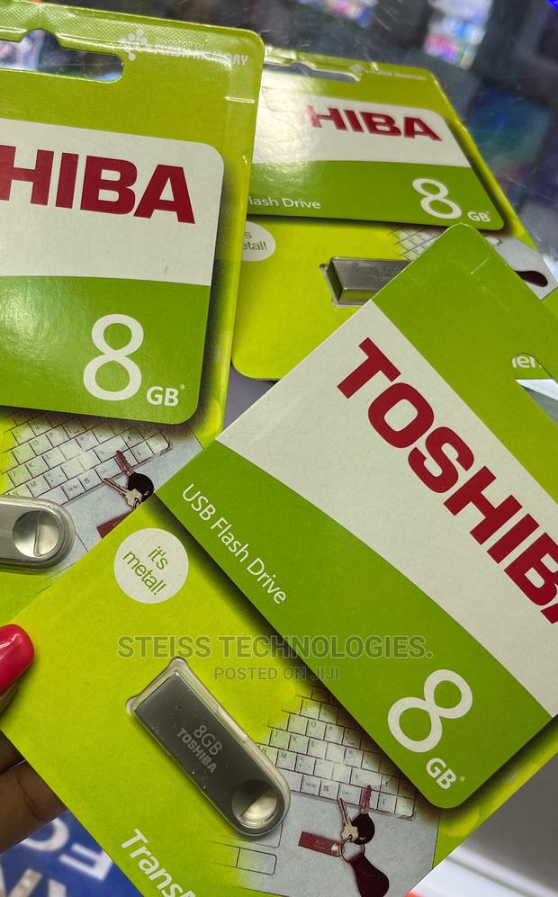 8gb-Toshiba Flashdisk. - thumbnail 2
