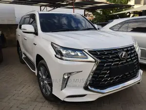 Toyota Land Cruiser 2017 White