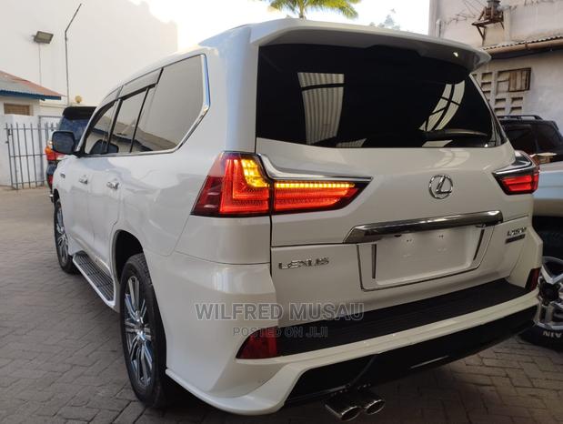 Toyota Land Cruiser 2017 White - thumbnail 9