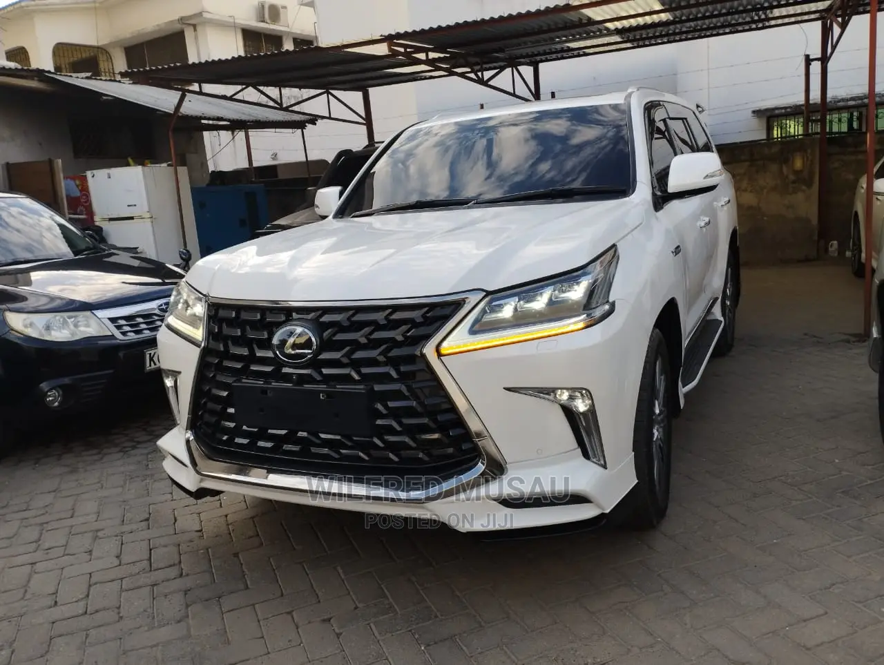 Toyota Land Cruiser 2017 White