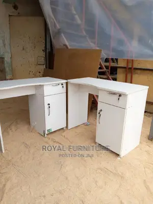 Manicure Table