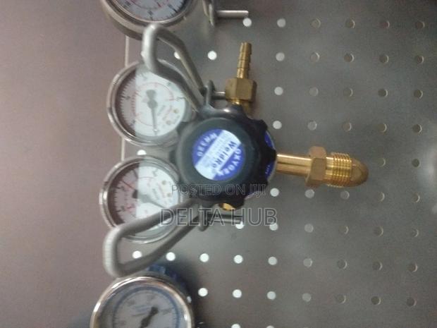Oxygen Gauge Regulator - main view