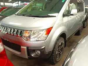 Mitsubishi Delica 2015 Silver
